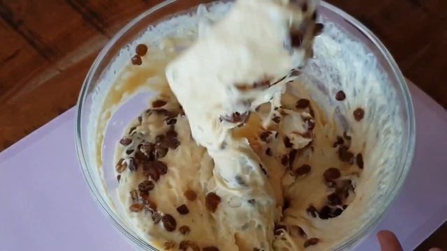 Жидкое тесто и изюм / бюджетный вариант выпечки.