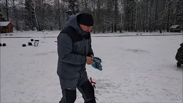 Поимки, обрывы и сходы. Форель со льда на верхнем. Клёвое место Лосиный остров.