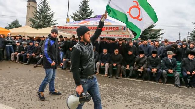 КРЕМЛЬ В РАСТЕРЯННОСТИ. ИНГУШЕТИЯ ДЫМИТ.