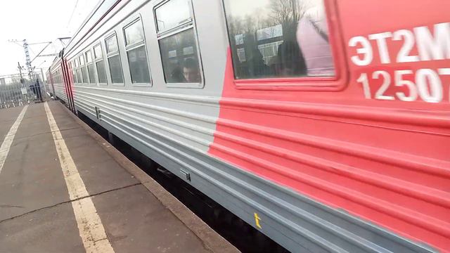 Электропоезд эт2м-125 Сообщением Малая Вишера Санкт-Петербург Прибывает на станции Колпино