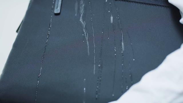 Compact Sleeve in Flight Nylon | MacBook Protection