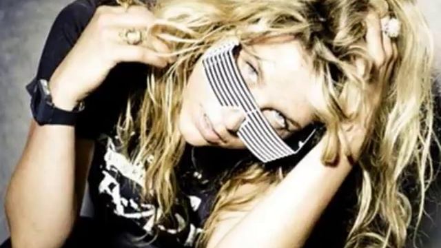 ''Kesha - Your Love is My Drug''