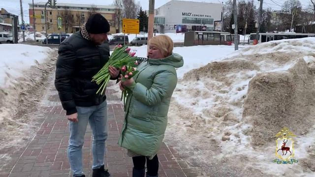 Общественный совет при городском УМВД России совместно с полицейскими поздравили нижегородок с насту