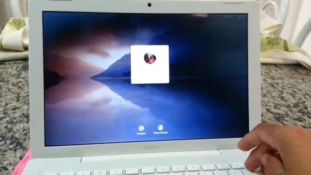 Macbook White