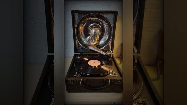 Реставрация портативного граммофона Decca