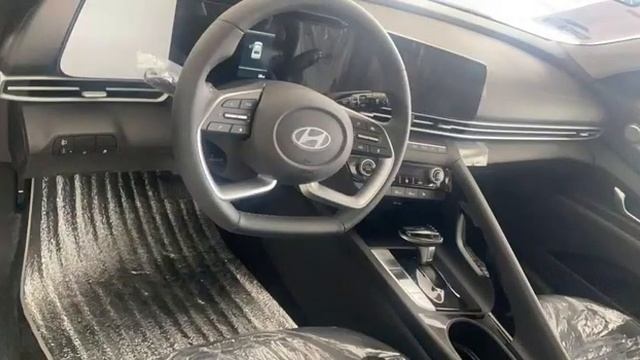 ??Hyundai Elantra, 2023-yil, oq, 1,5 l, do'konga yangi mashina keldi
