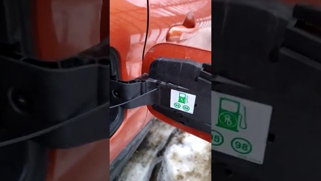 Проблема с лючком бензобака Renault Kaptur