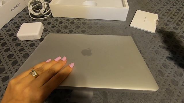 2020 13" MacBook Pro Silver Unboxing