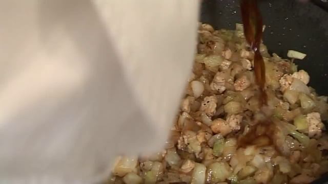 Пирожки с индейкой и капустой - видеорецепт