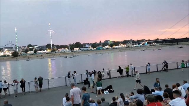 Приехали в Дюссельдорф на Кирмес