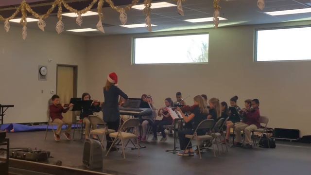 Violin Holiday Lunch Performance