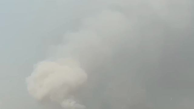 Экстренная посадка военного вертолёта спровоцировала пожар в Ростовской области.