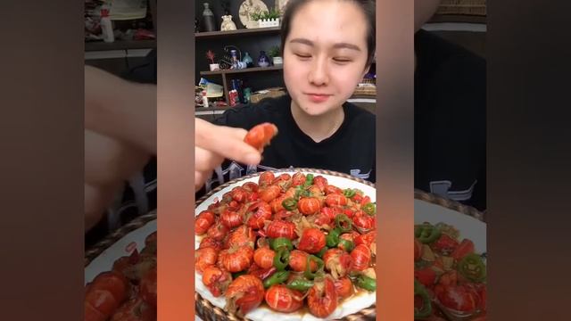 Китайцы едят на камеру!!!???