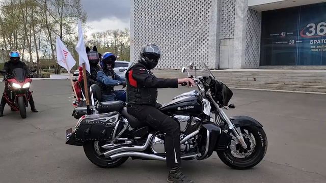 «Мы вас любим!» Братский мотоклуб поздравил Телерадиокомпанию «Братск» с 30 летним юбилеем!