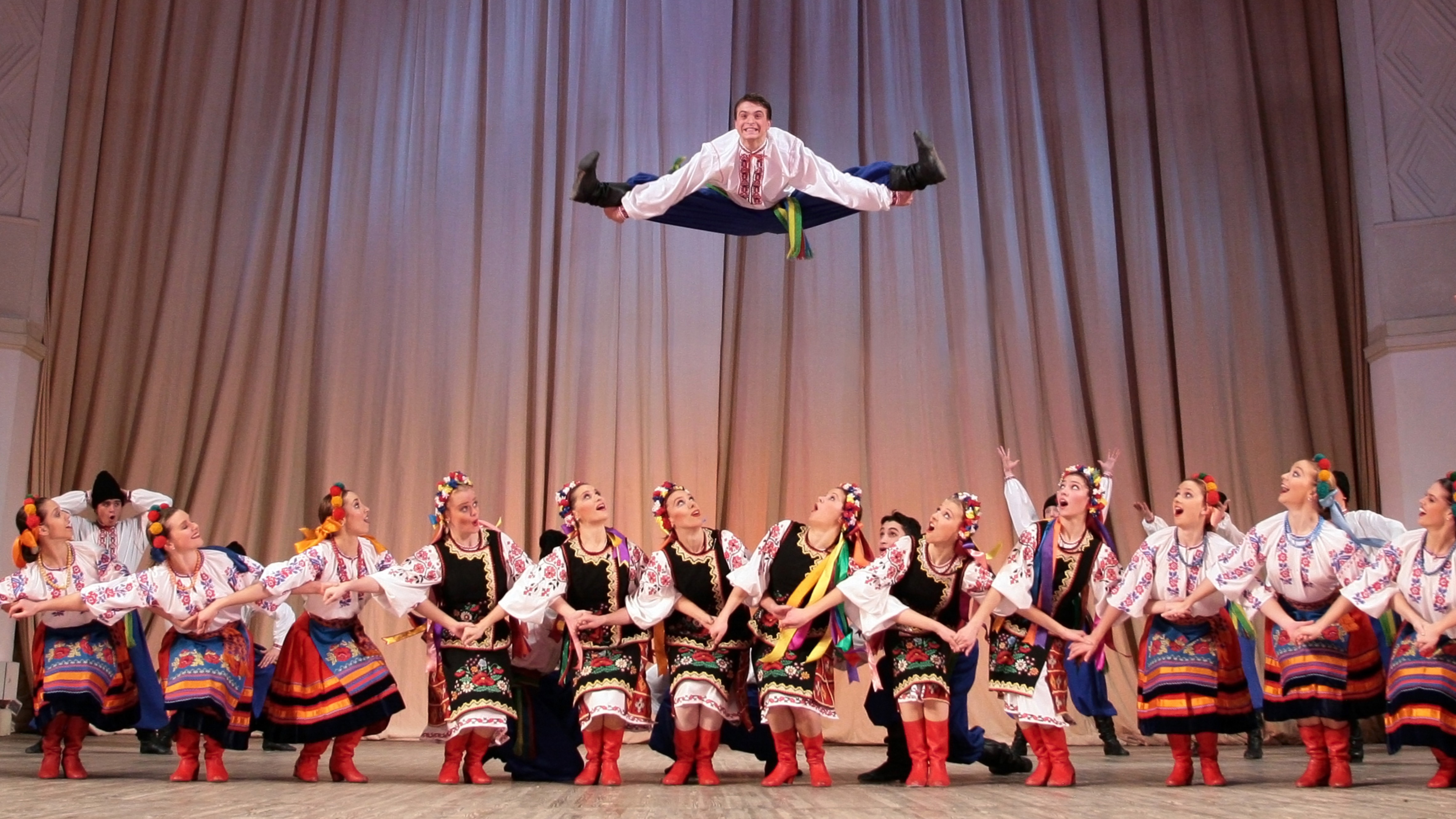Украинский танец "Гопак"