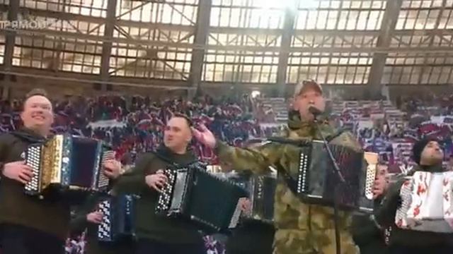 pesnya-333-podnyala-vsyu-stranu-i-vstala-poperek-gorla-u-vragov_(videomega.ru)