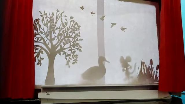 Teatro de sombras "La historia de un pato y un ratón"
