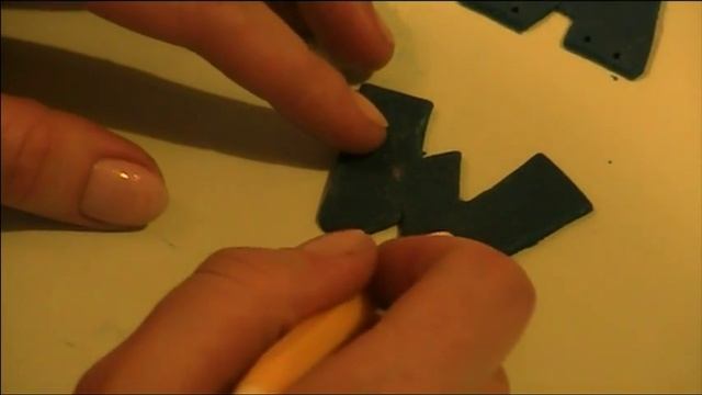 Щенячий патруль логотип из мастики. Значок из мультика щенячий патруль из мастики.