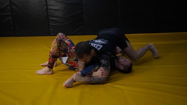 Три атаки на руку из бокового удержания от Семёна Яценко / Коричневый пояс по БЖЖ разбирает технику