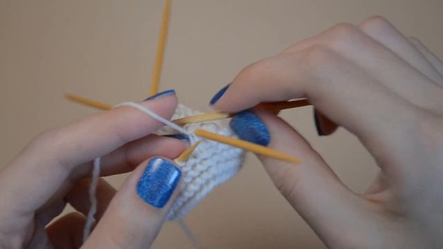 ВЯЖЕМ ПЯТКУ БУМЕРАНГ ПЛАТОЧНОЙ ВЯЗКОЙ! Уроки вязания спицами для начинающих. НАЧНИ ВЯЗАТЬ!