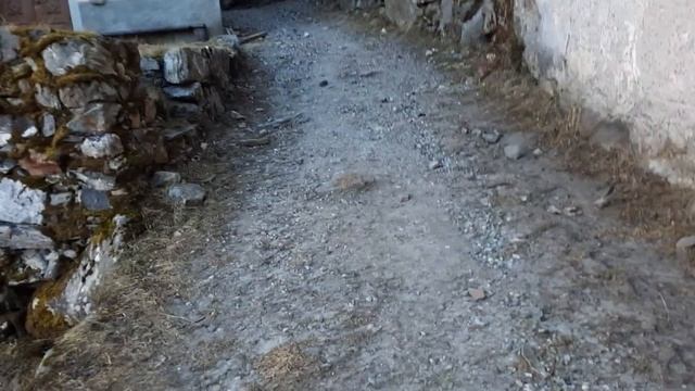 Кривой Мост с круглыми отверстиями- не волнуйтесь, он не упадёт! Заброшенная Церковь и дом- призрак
