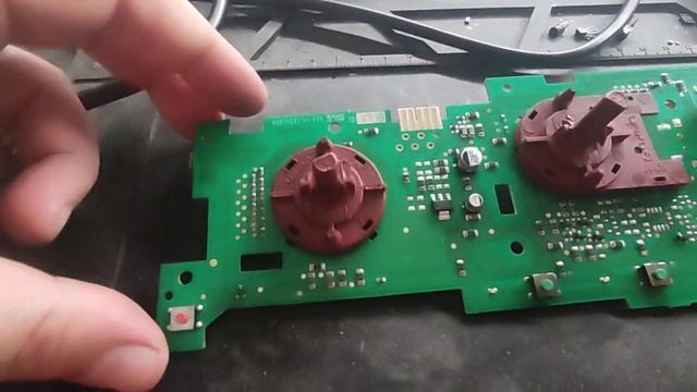 hotpoint ariston vmsl501b не включается, включается не с первого раза.