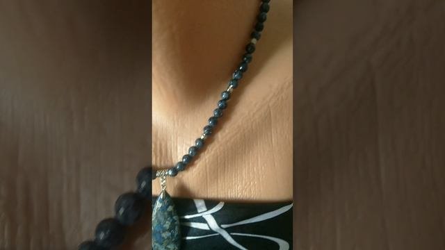 Колье -Бусы из камня содалит, кулон яшма. #обзор_бижурерии #украшения