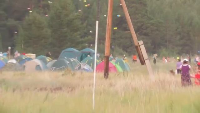 Парапланерист в небе над Чимеево.
