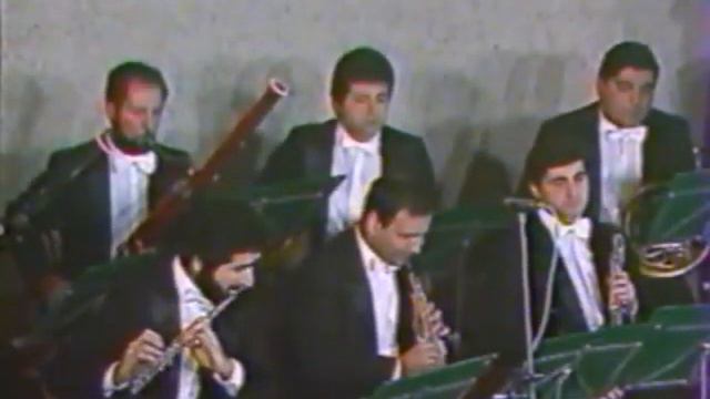 Victor Khachatryan / IKAR Chamber Orchestra - Mozart Symphony 40 (movement 1)