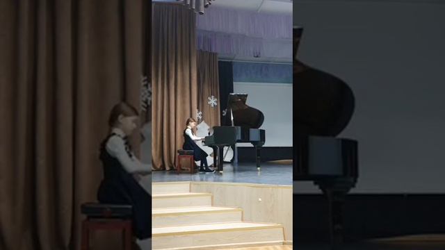 Л.Шютт Под липой.  Исполняет Шияфитдинова Диана 9 лет