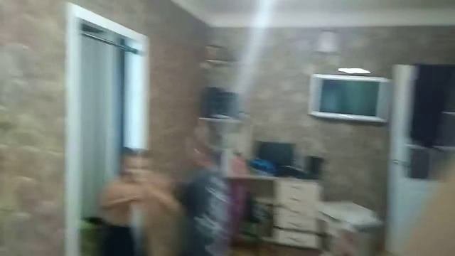 Мой брат и мой друг гуляют в бокс