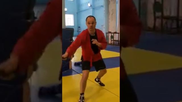 Армейский рукопашный бой, спарринги, работа с нунчаками. Детская тренировка. Тренер Потапов Денис