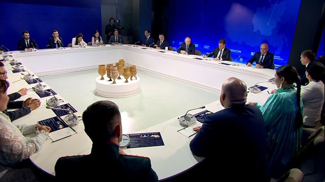 Встреча Владимира Путина с молодыми специалистами, работающими на Дальнем Востоке