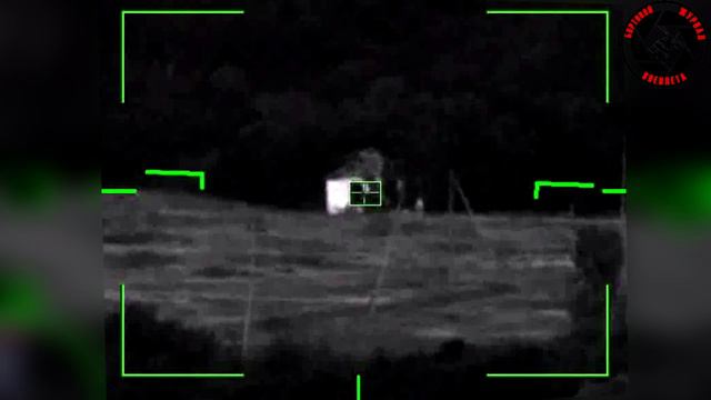 Экипаж ударного вертолёта Ка-52М поражает ракетой "Вихрь-1" вражескую цель на передовой.