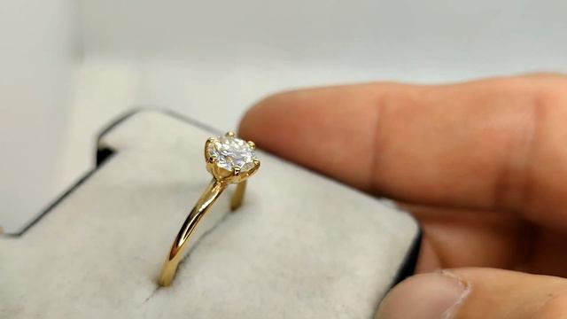 Кольцо желтое золото 585 проба муассанит 0.80 кт