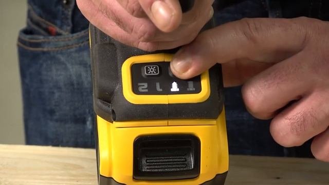 DEWALT ITALY  AVVITATORE IMPULSI COMPATTO 14 XR 18V -  DCF921DCF922