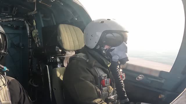 Боевая работа экипажей Су-34 ГрВ Восток с применением ФАБ-500 по уничтожению КП противника