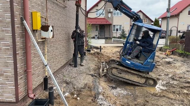 Закрутка свай под террасу и навес