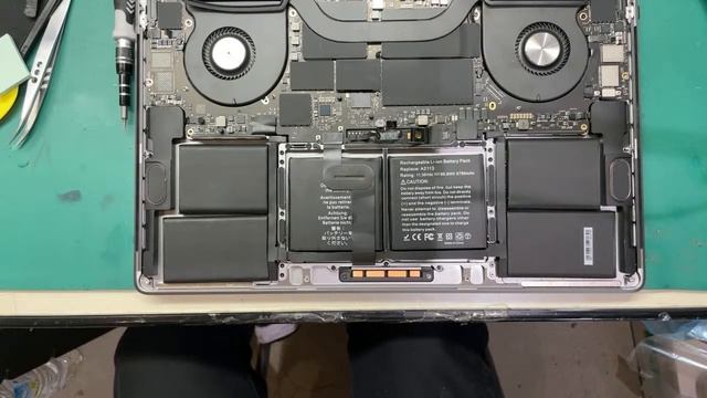 MacBook Pro 2019 16インチ A2141 バッテリー交換修理