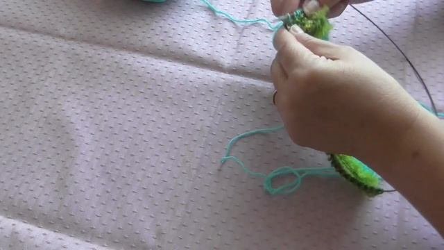 Бирюзовые сапожки связанные спицами