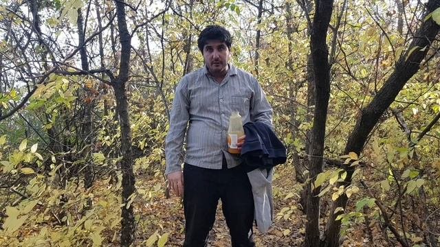 Эльдар Богунов говорит в лесу со своим другом и они оба тупые