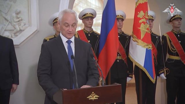 Министр обороны РФ открыл барельефы в день ВМФ
