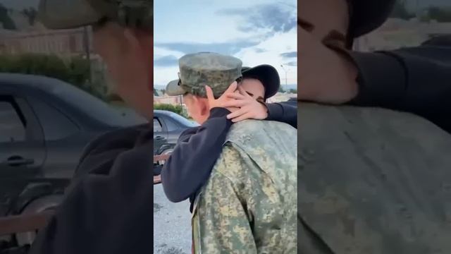 В сети набирает популярность ролик с возвращением русских солдат.
Подписчики услышали в песне Vосток