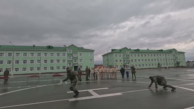 Военнослужащие Новосибирского ракетного соединения организовали День открытых дверей для юнармейцев