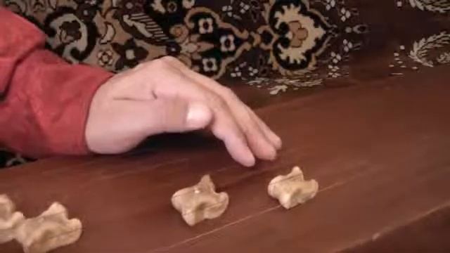 Первоначальные навыки игры на чатхане. Занятие десятое. Игра первого такта левой рукой.