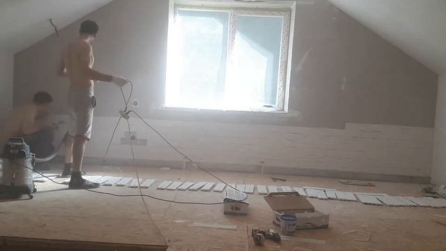 Укладка декоративного камня на стену