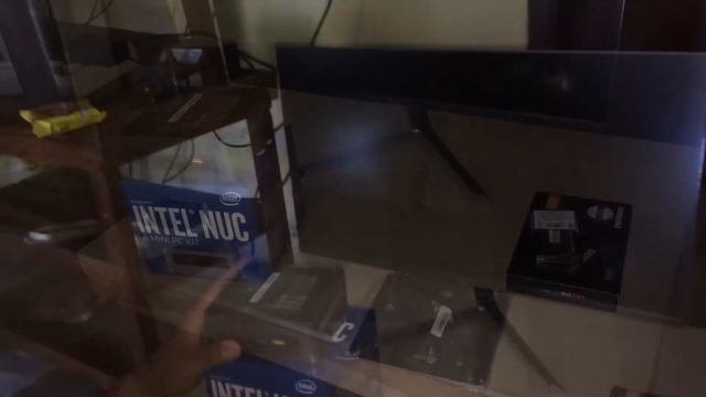 Unboxing Intel NUC 6CAYH