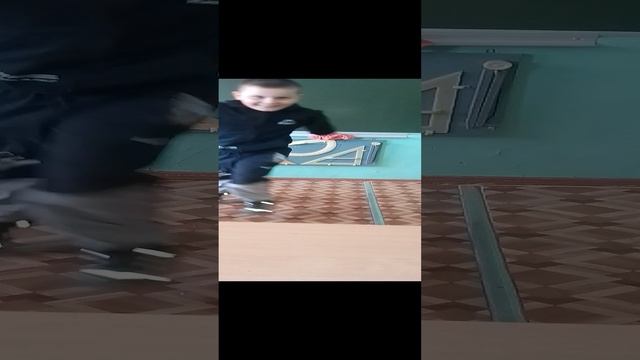 VID_20230421_130555.mp4