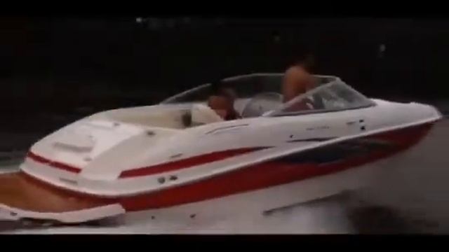 Катера и яхты Maxum