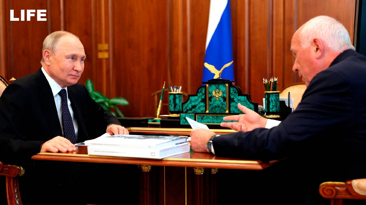Путин проводит совещание с Чемезовым
